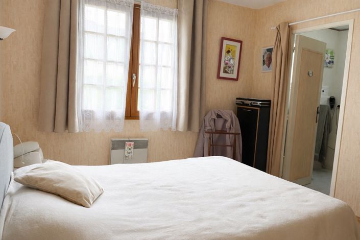 Image No.8-4 Bed House for sale
