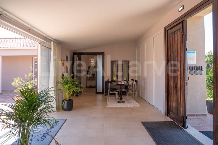 Image No.16-5 Bed House for sale