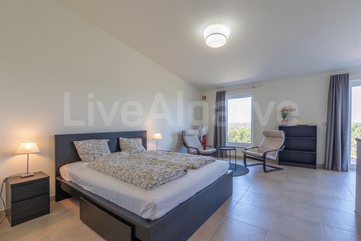 Image No.41-5 Bed House for sale