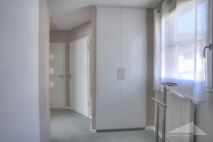 Image No.12-3 Bed House for sale