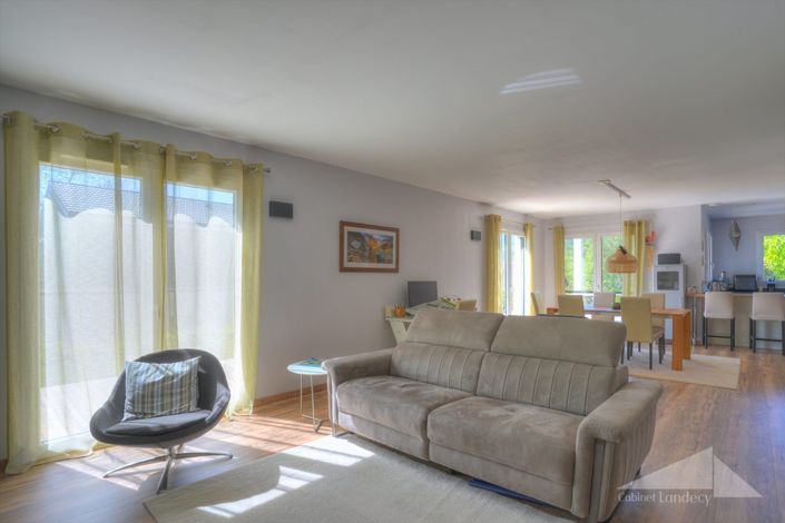 Image No.2-3 Bed House for sale