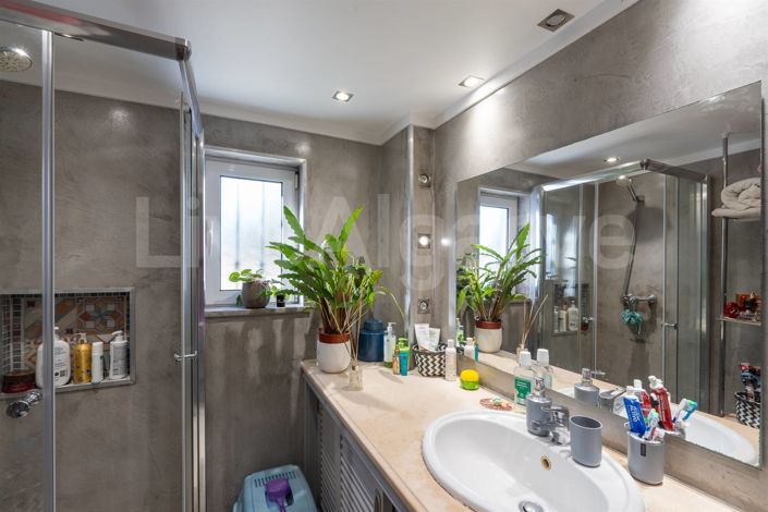 Image No.19-3 Bed House for sale