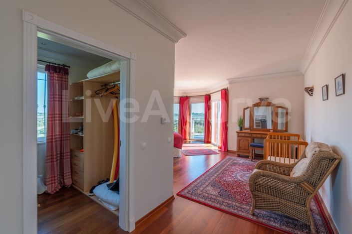 Image No.26-3 Bed House for sale