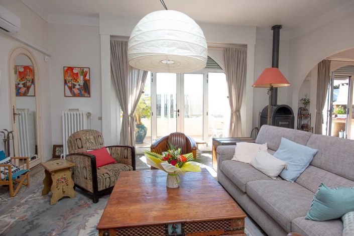 Image No.5-5 Bed House for sale