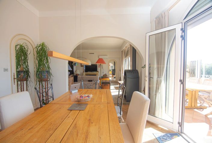 Image No.7-5 Bed House for sale