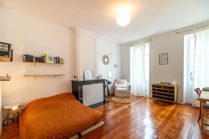 Image No.11-7 Bed House for sale
