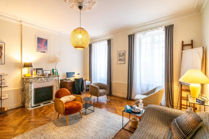 Image No.7-7 Bed House for sale