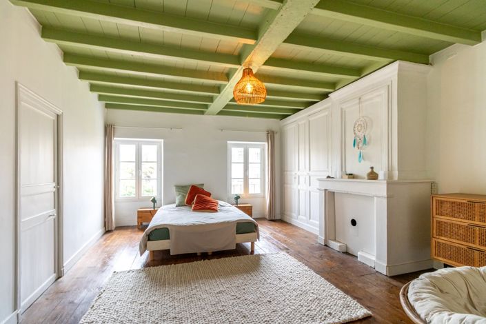 Image No.8-7 Bed House for sale