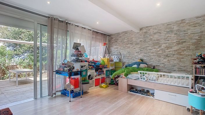 Image No.6-3 Bed House for sale