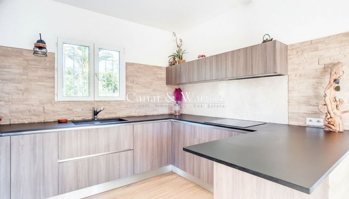 Image No.3-4 Bed House for sale