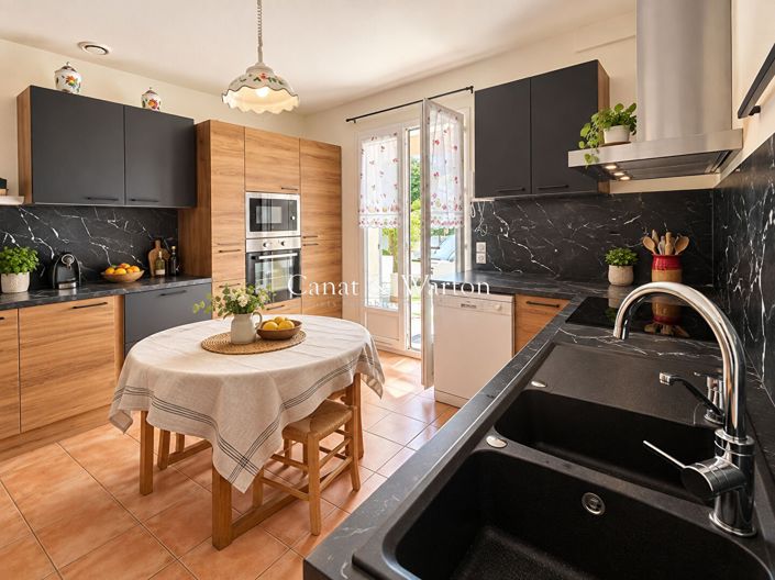Image No.4-4 Bed House for sale