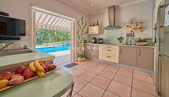 Image No.2-4 Bed Property for sale