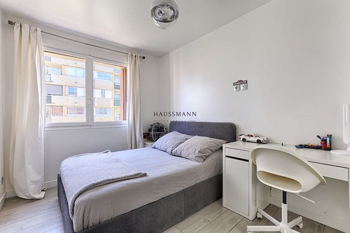 Image No.10-3 Bed Apartment for sale