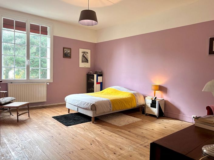 Image No.7-5 Bed House for sale