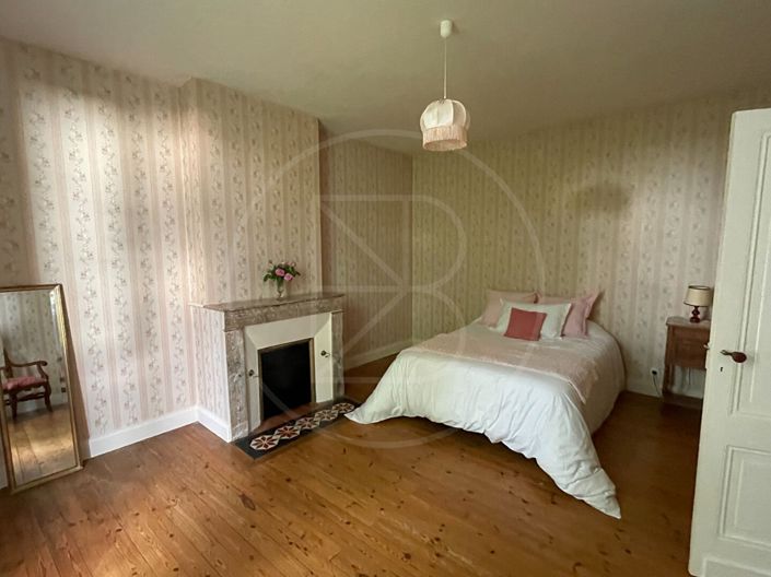 Image No.12-4 Bed House for sale