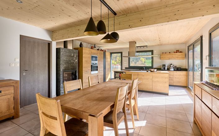 Image No.5-4 Bed Property for sale