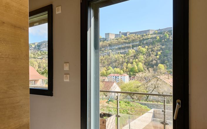 Image No.7-4 Bed Property for sale