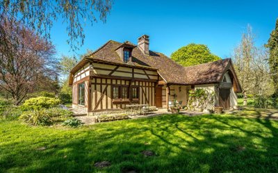 1 - Assenay, Property