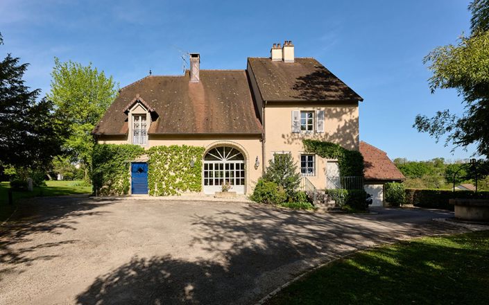 Image No.7-5 Bed House for sale