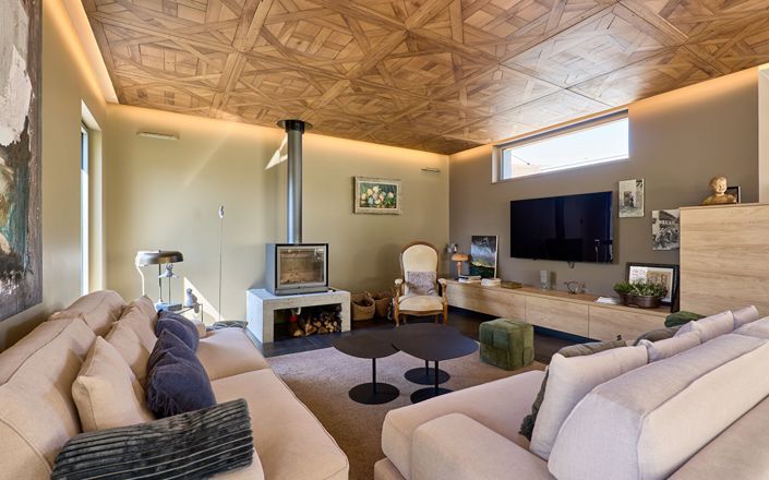 Image No.7-6 Bed Property for sale