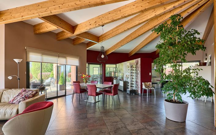 Image No.4-4 Bed Property for sale