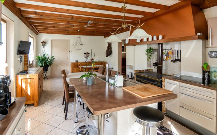 Image No.4-5 Bed House for sale