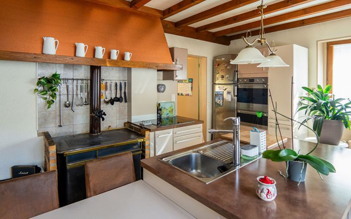 Image No.9-5 Bed House for sale