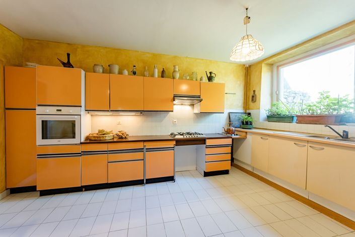 Image No.15-6 Bed House for sale