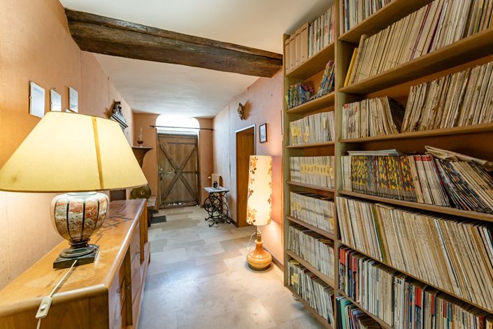 Image No.16-6 Bed House for sale