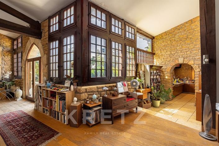 Image No.8-5 Bed House for sale