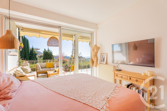 Image No.13-3 Bed Apartment for sale
