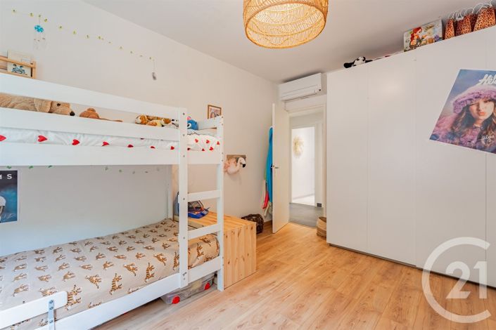 Image No.21-3 Bed Apartment for sale