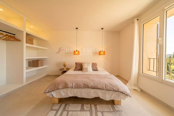 Image No.17-5 Bed House for sale