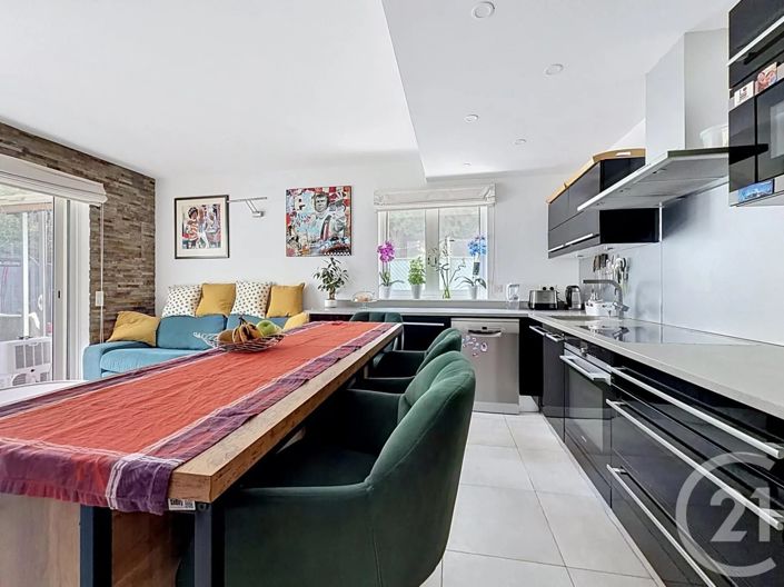 Image No.5-3 Bed Apartment for sale