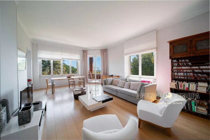 Image No.12-8 Bed House for sale