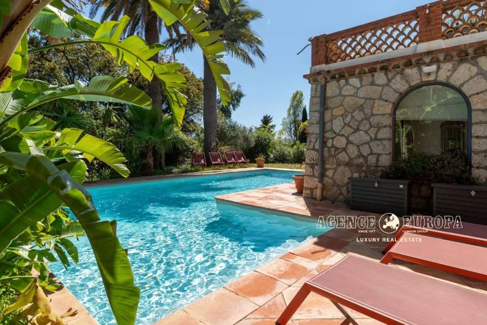 Image No.4-8 Bed House for sale