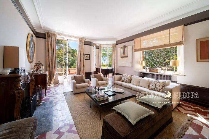 Image No.7-8 Bed House for sale