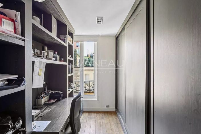 Image No.12-6 Bed House for sale