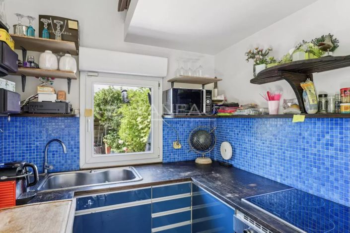 Image No.19-6 Bed House for sale