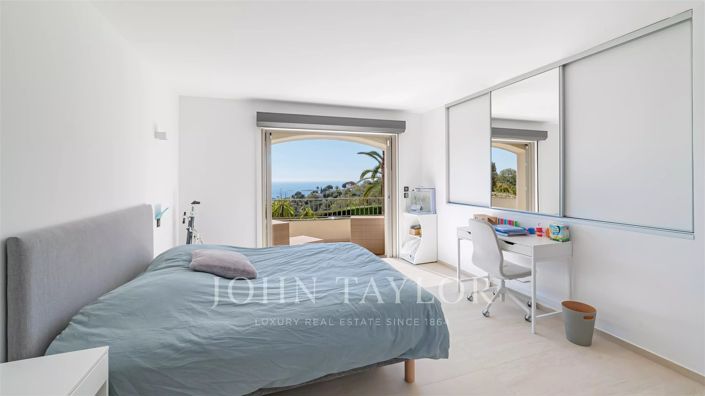 Image No.16-5 Bed House for sale