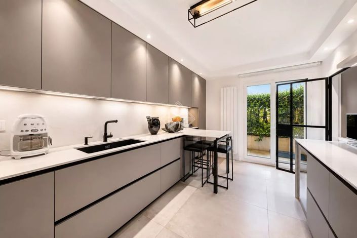 Image No.8-3 Bed Apartment for sale