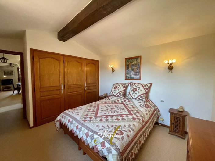 Image No.15-5 Bed House for sale