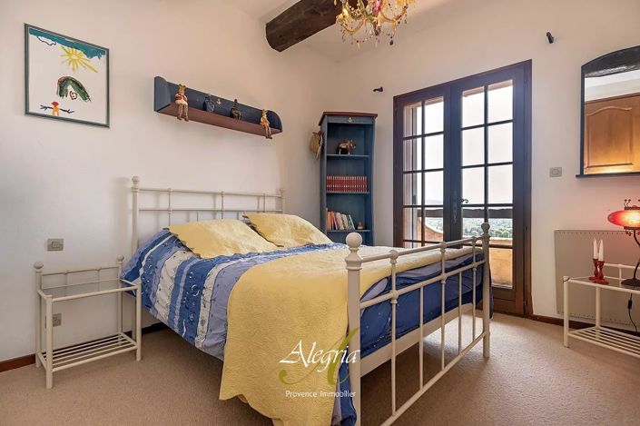 Image No.17-5 Bed House for sale