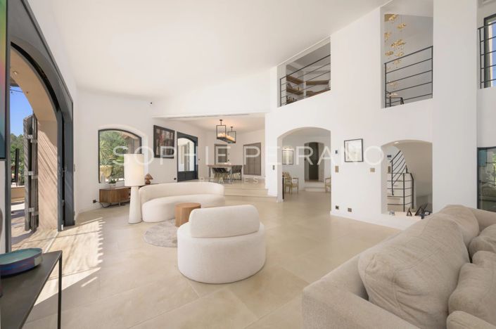 Image No.4-5 Bed House for sale