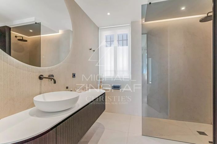 Image No.11-3 Bed House for sale