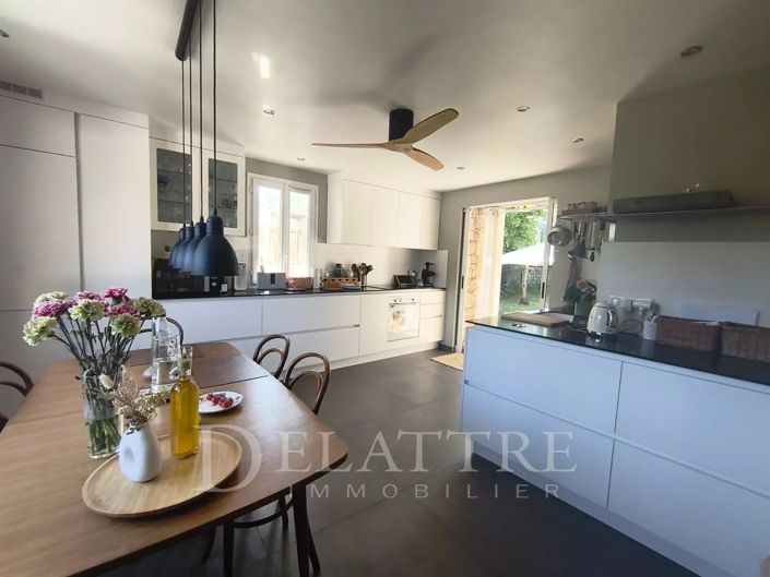 Image No.5-5 Bed House for sale