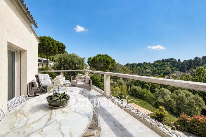 Image No.2-5 Bed House for sale
