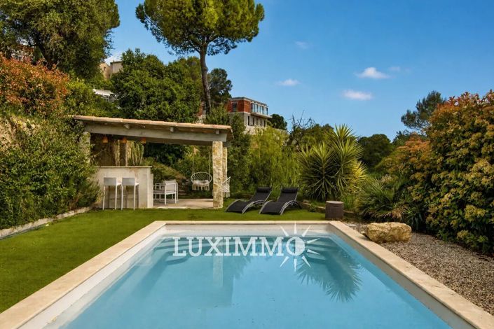 Image No.3-5 Bed House for sale