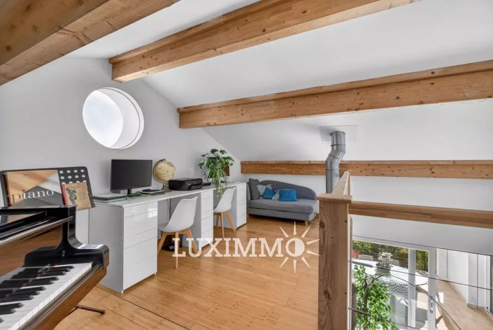 Image No.6-5 Bed House for sale