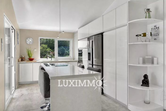 Image No.7-5 Bed House for sale
